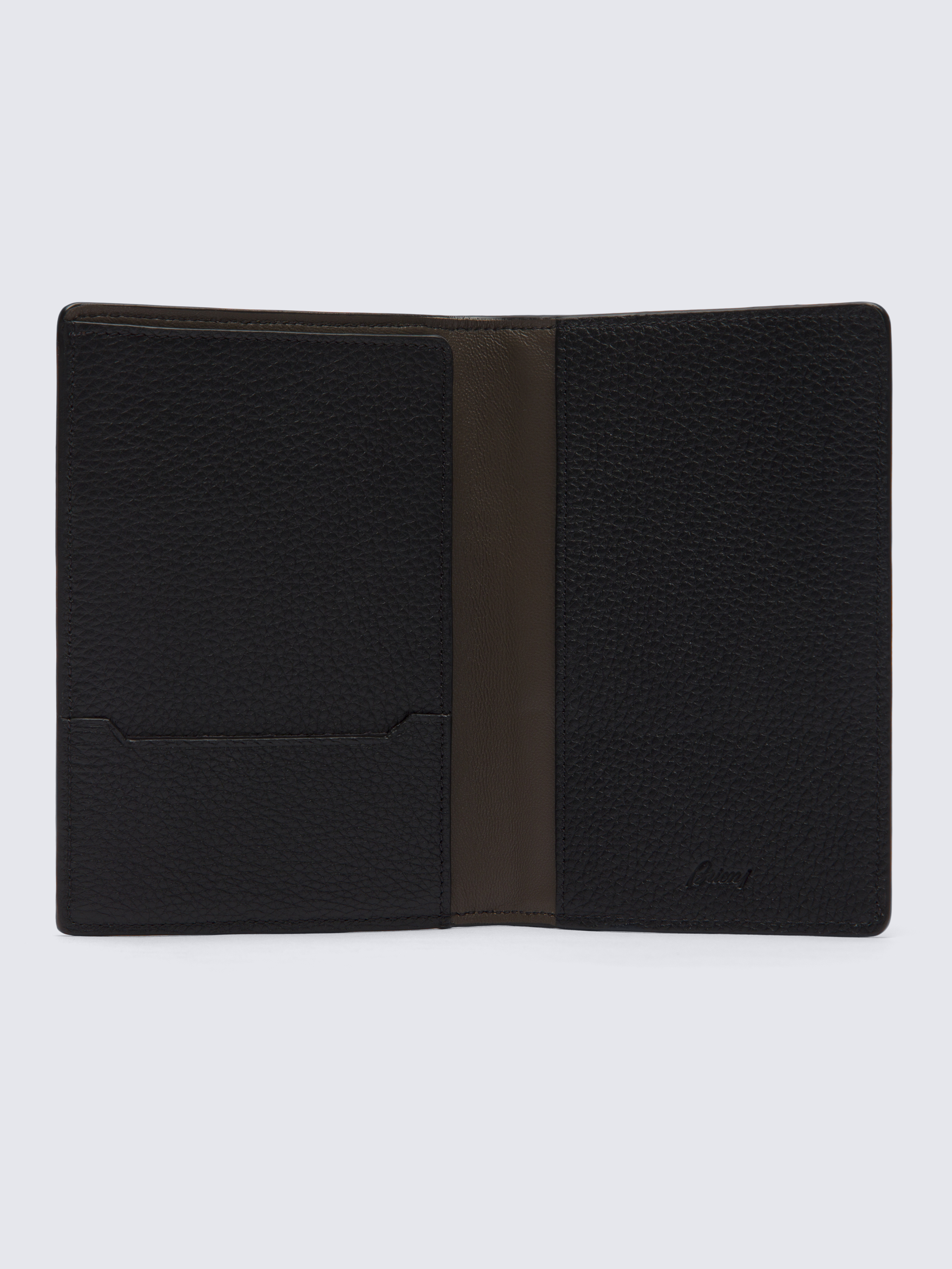 最終決算 Black grained holder passport leather 旅行かばん・小分けバッグ