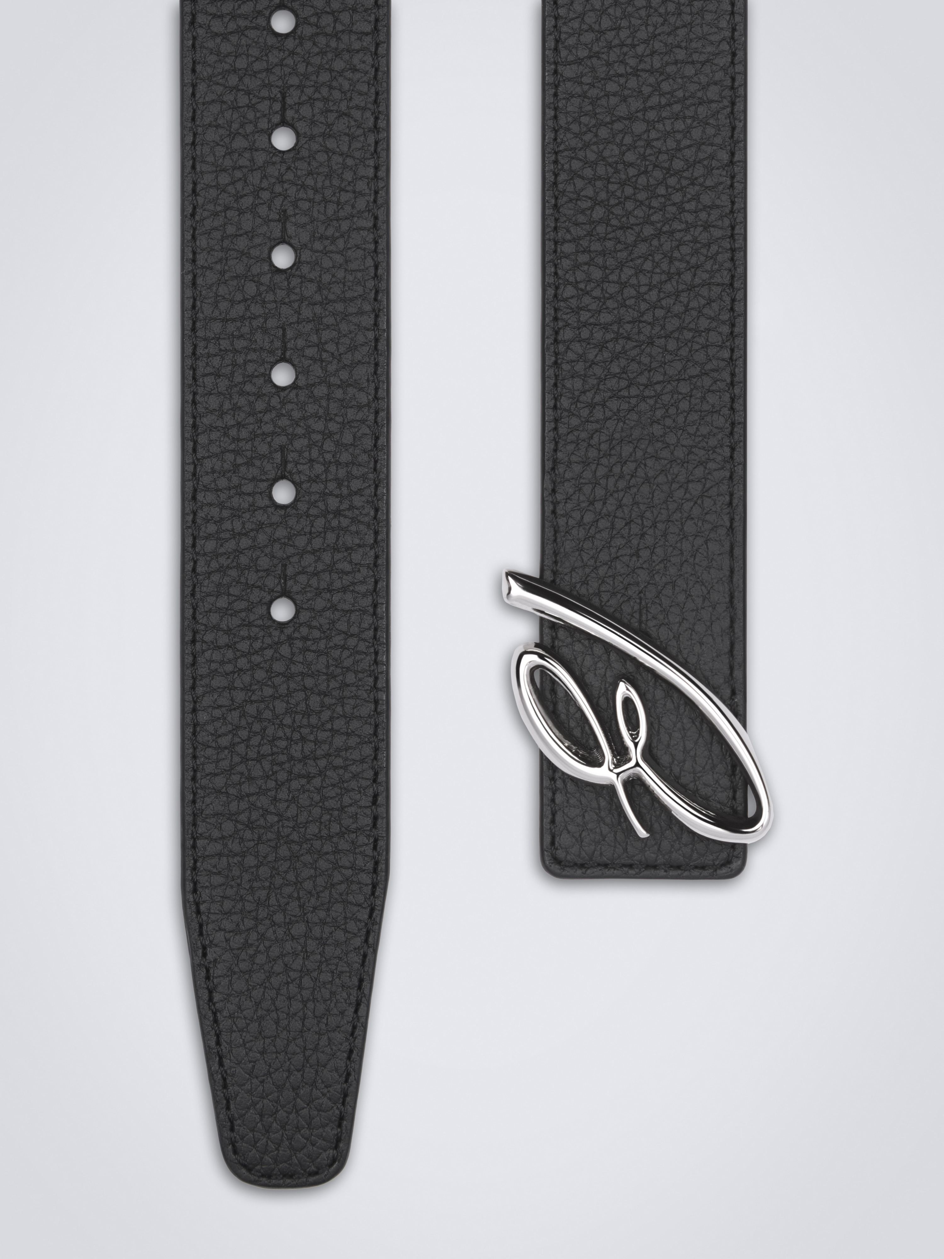 美品✨ブルガリ ベルト ハトメピン リバーシブル グレインレザー ブラック 美品✨ブルガリ ベルト ハトメピン リバーシブル グレインレザー