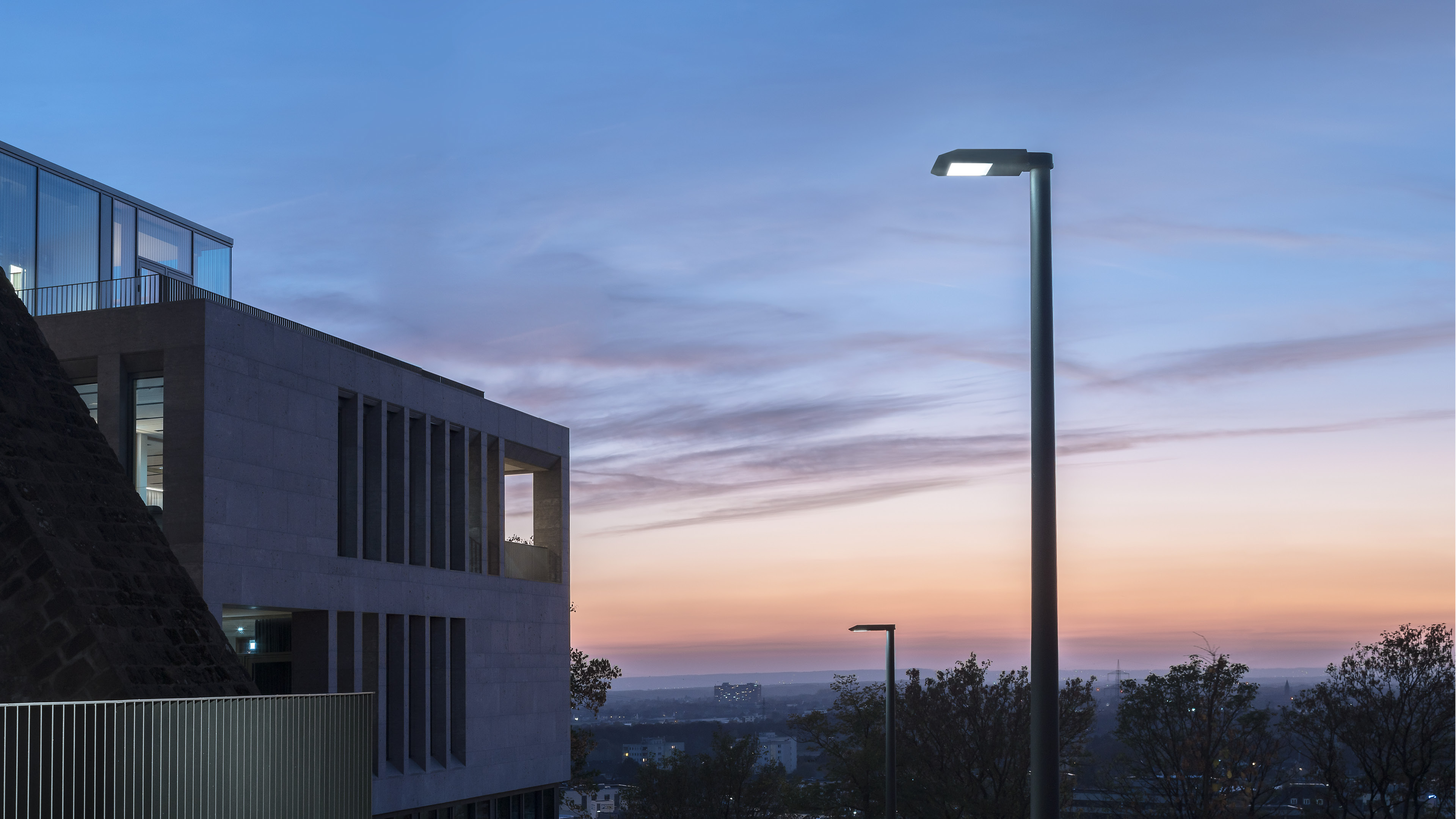 pole top luminaire