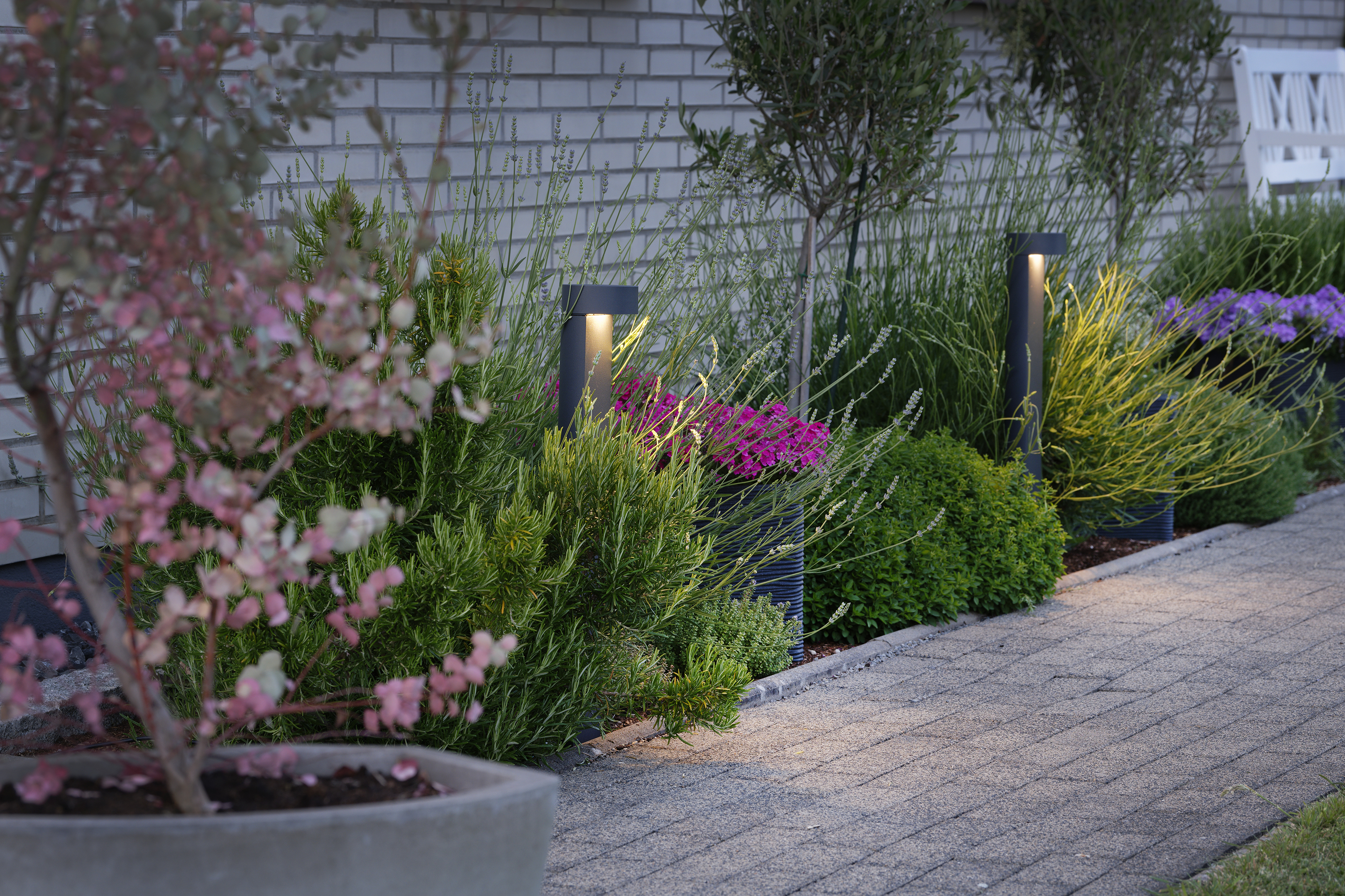 Garden and pathway luminaires for private use · BEGA