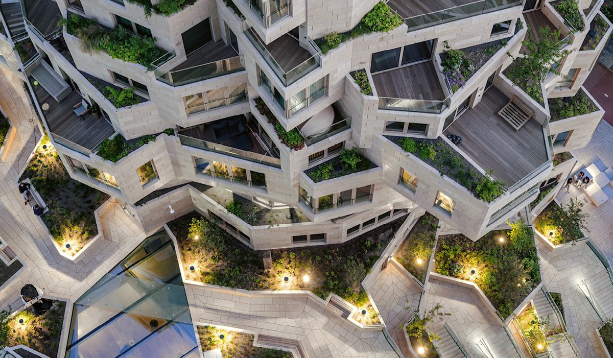 Functionality, security, and light staging – all based on intelligent lighting design for the interior of a residential complex.
The Valley · Amsterdam · The Netherlands