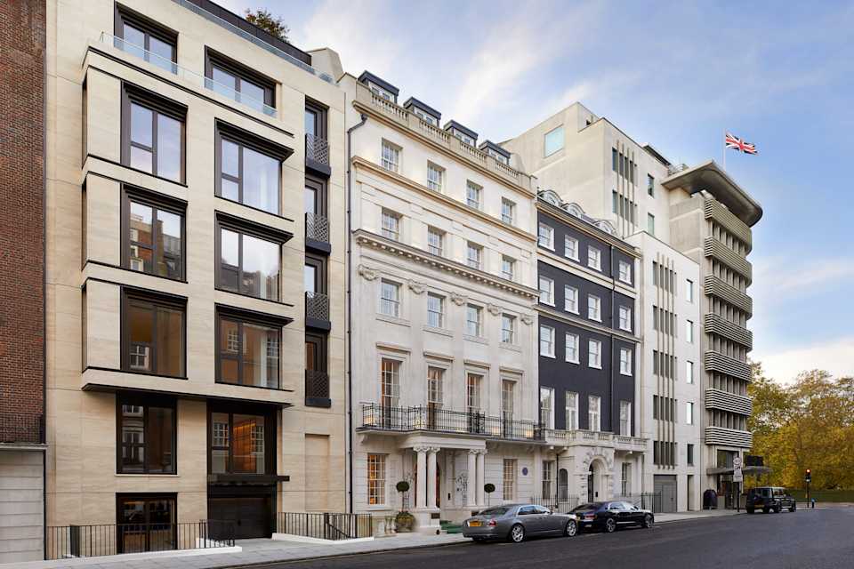 Mayfair Park Residencies facade on Stanhope Gate (Photo by Will Pryce)