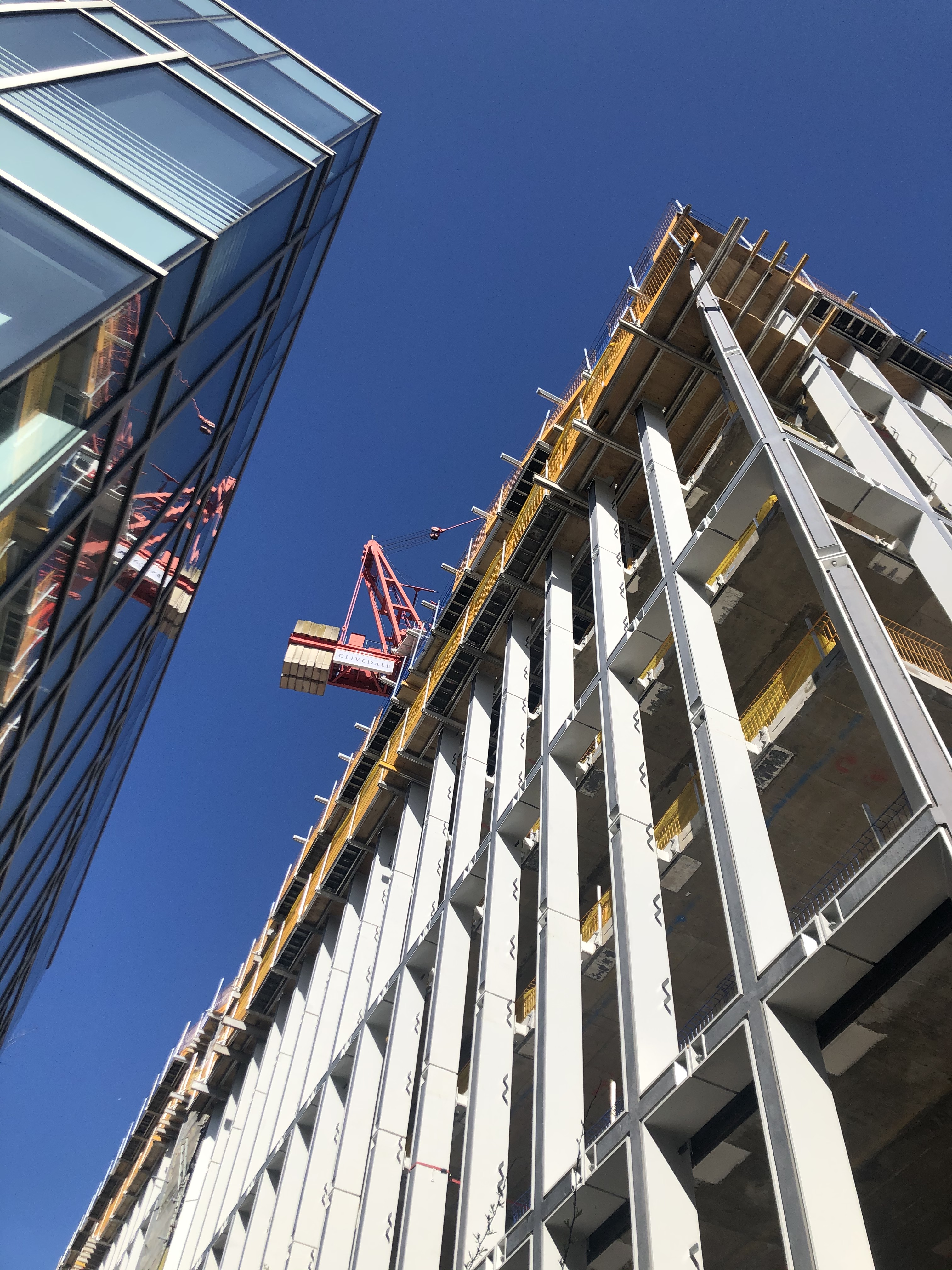 The Vierendeel facade structure in place at 22 Hanover Square