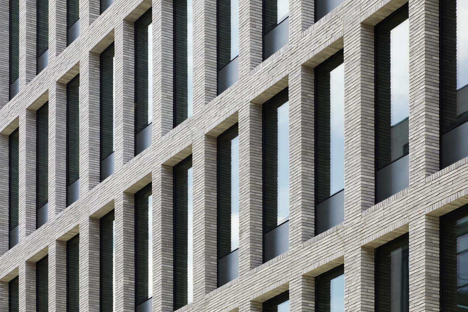 Petersen Tegl handmade brick creates texture and interest. Credit: Derwent/Jack Hobhouse