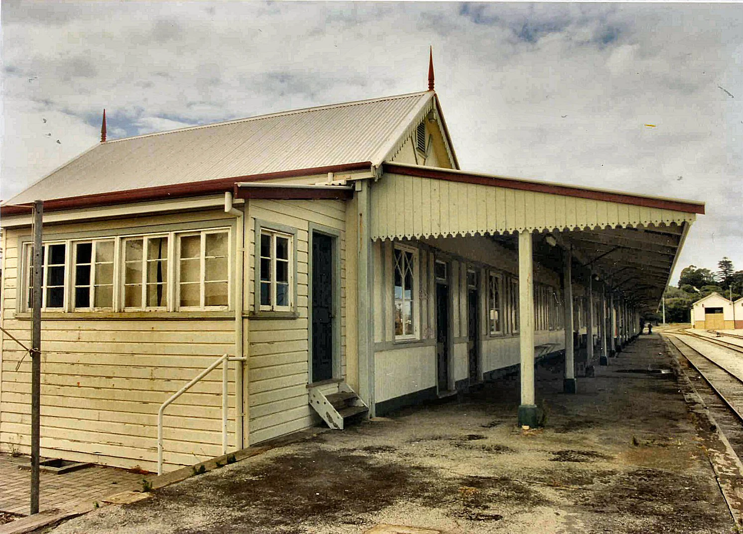 Railway station platform, Albany