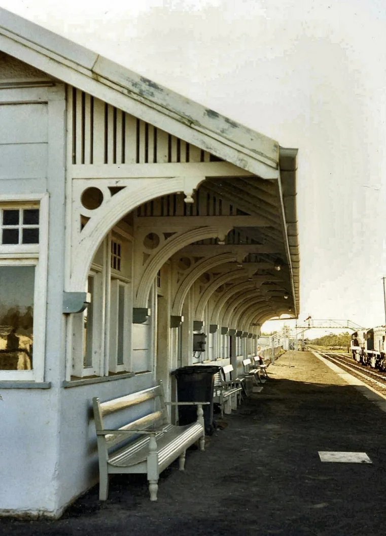 Railway station platform, Rosewood