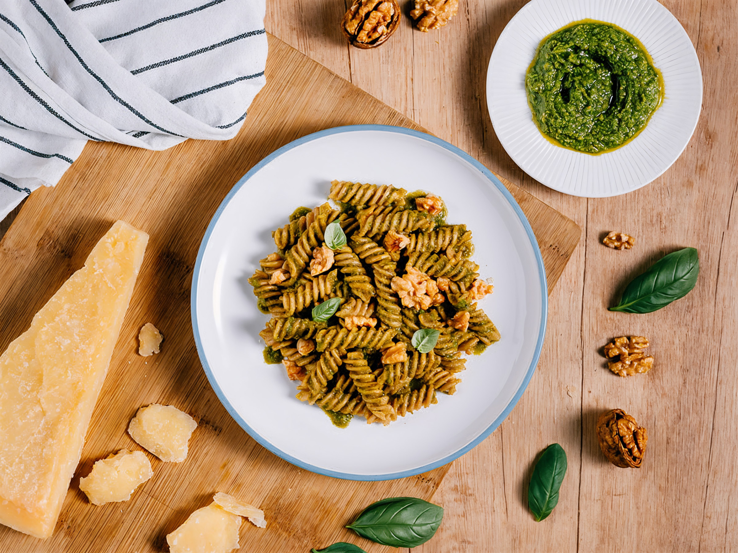 Fusilli Integrali con pesto di basilico e noci | Barilla
