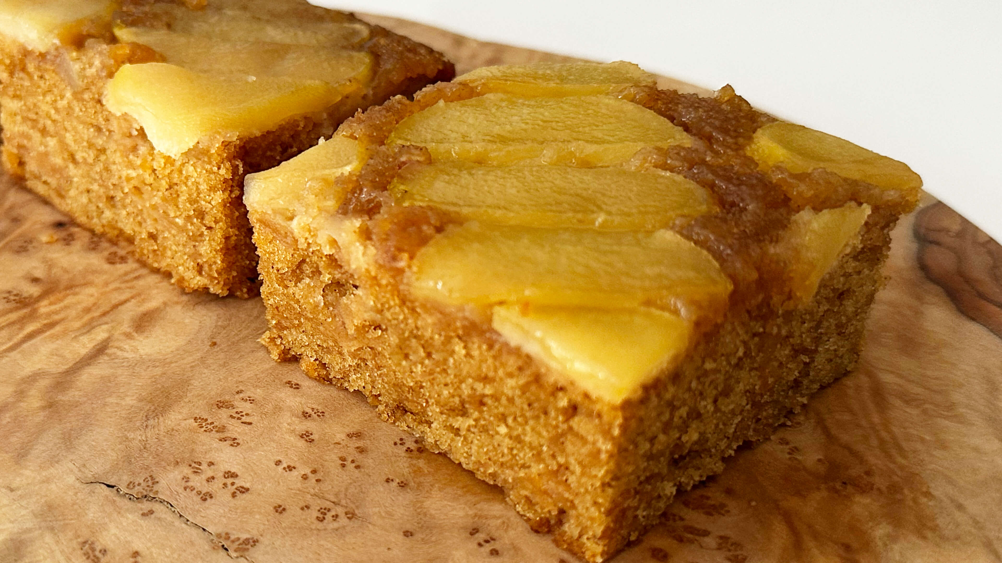 Caramel Apple Upside-Down Cake