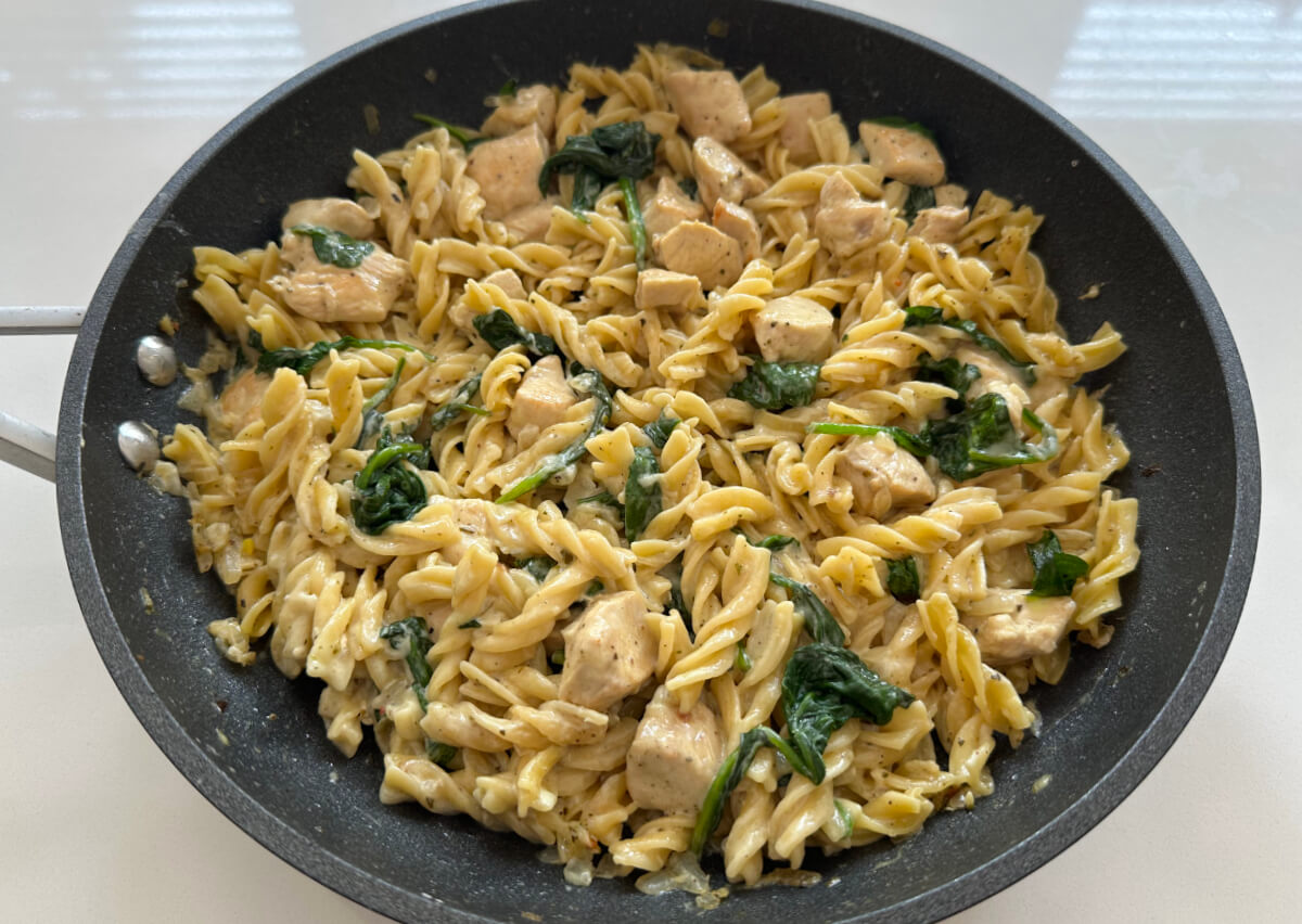 Creamy Chicken & Spinach Pasta
