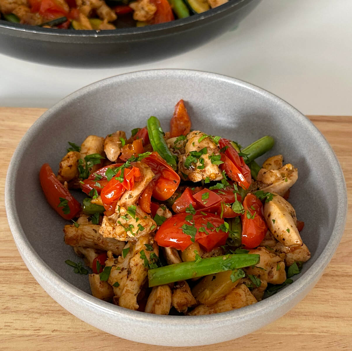 Lemon Garlic Chicken & Veggies (One-Pan)