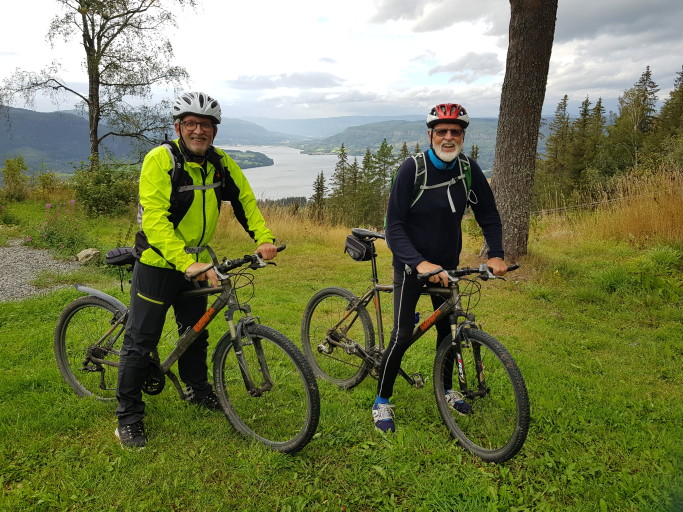 På Granum med utsikt mot Randsfjorden. Foto: Marianne Konow