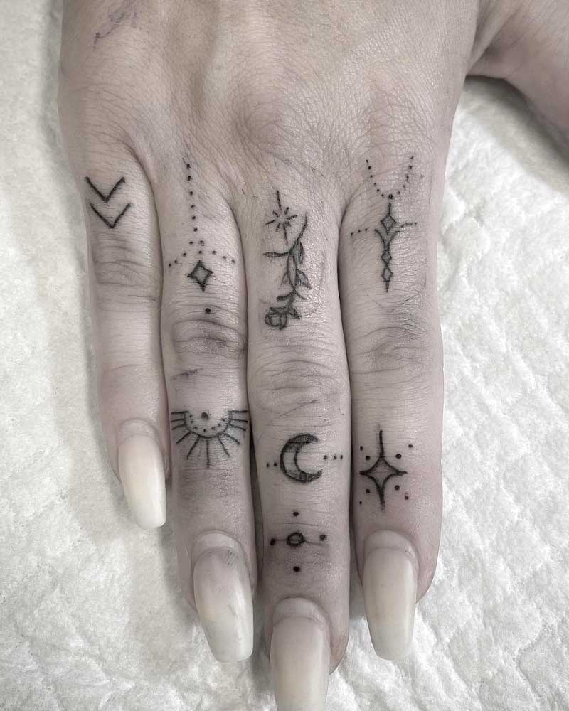 Finger tattoos 