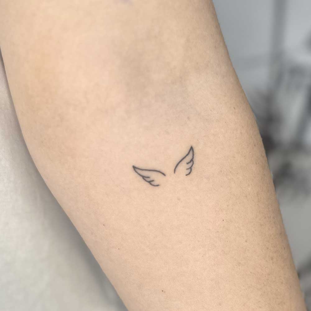 fineline-wing-tattoos