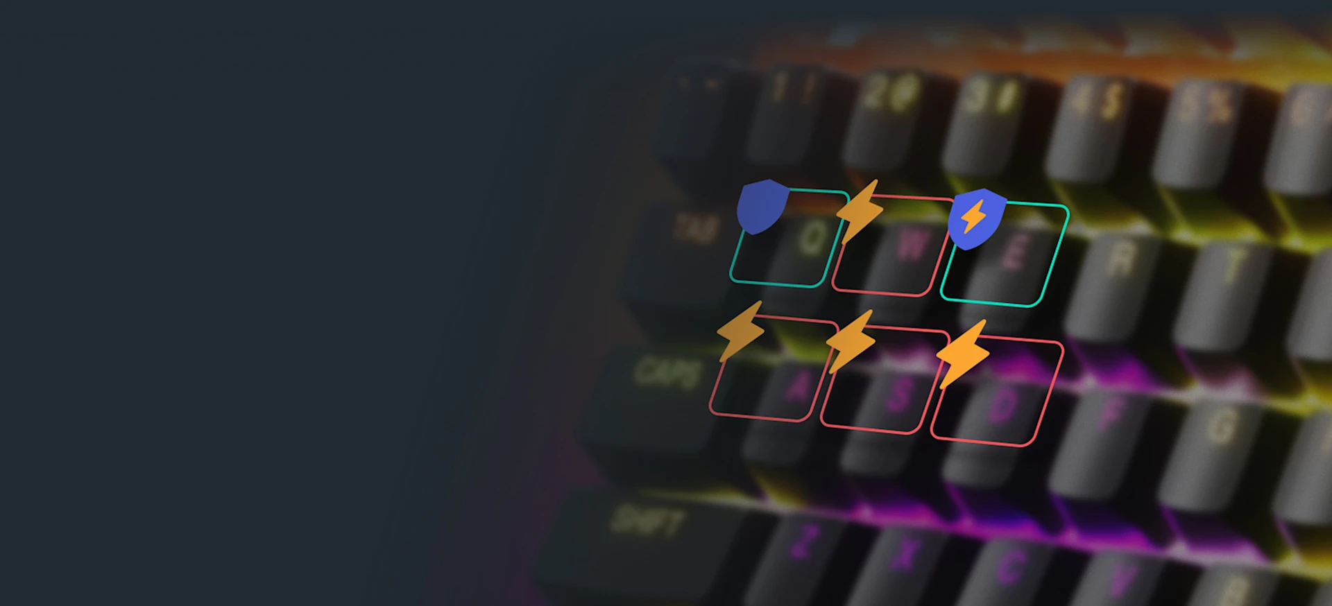 Primo piano di una tastiera meccanica da gioco retroilluminata con icone sui tasti QWE e ASD. Gli scudi blu e i fulmini arancioni rappresentano le assegnazioni personalizzate dei tasti.