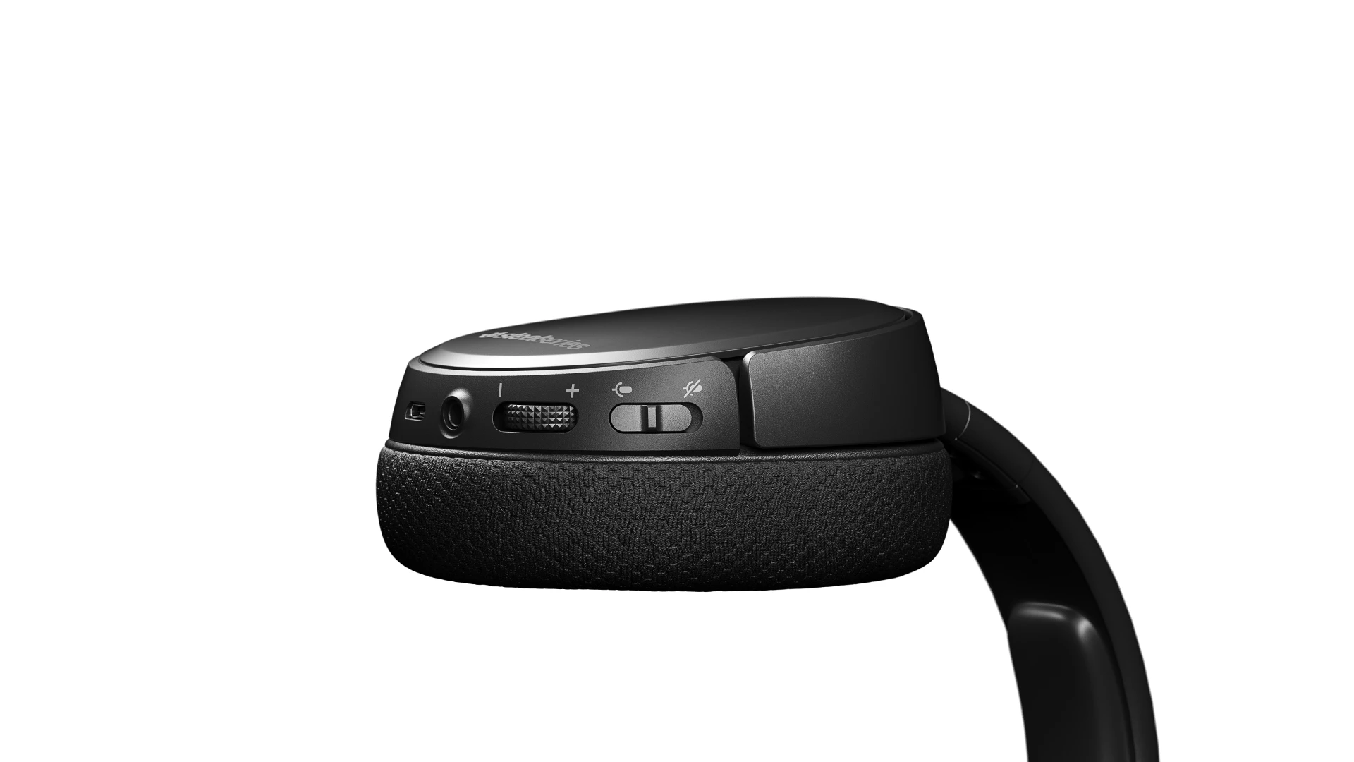 close up image of Arctis 1 headset