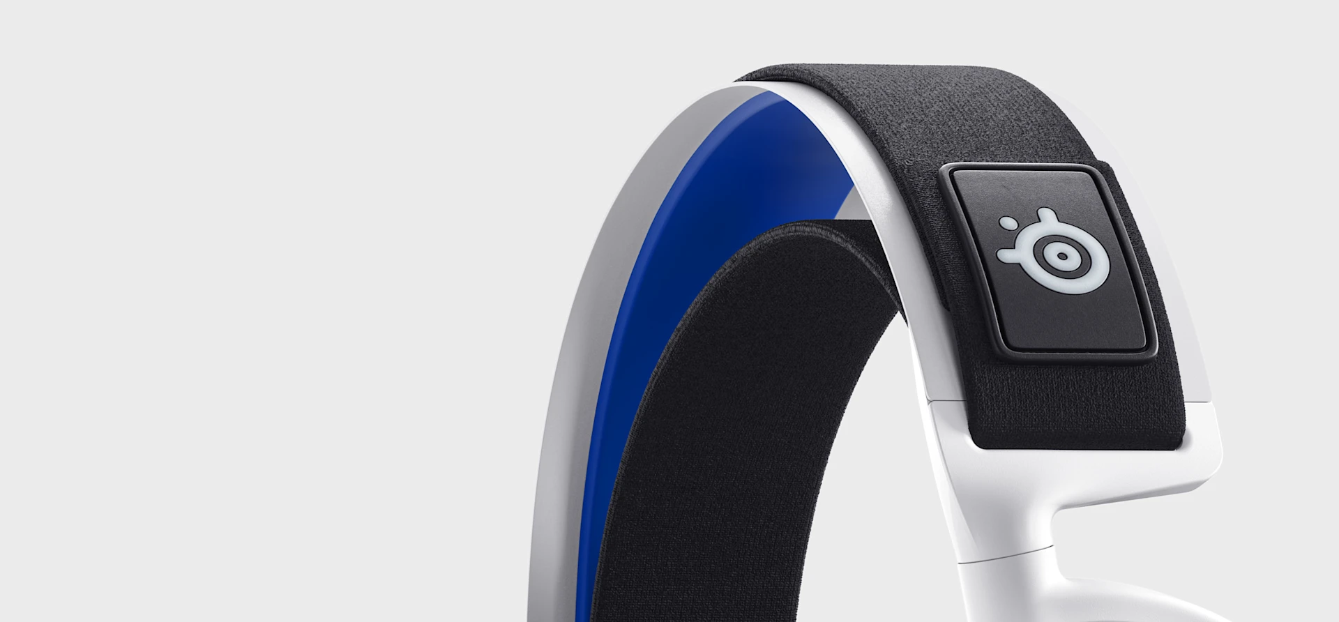 close-up da faixa de cabeça dos fones de ouvido Arctis 7P