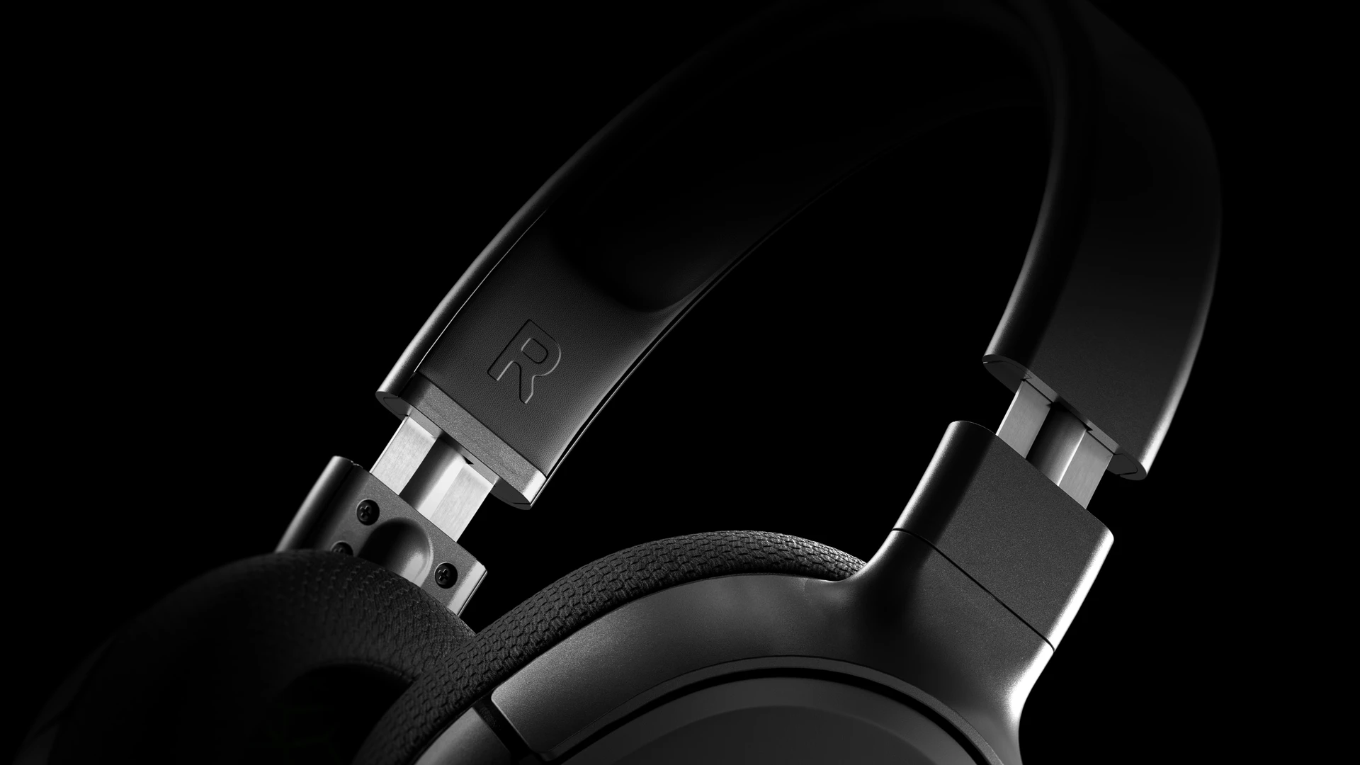 close up image of Arctis 1 headset