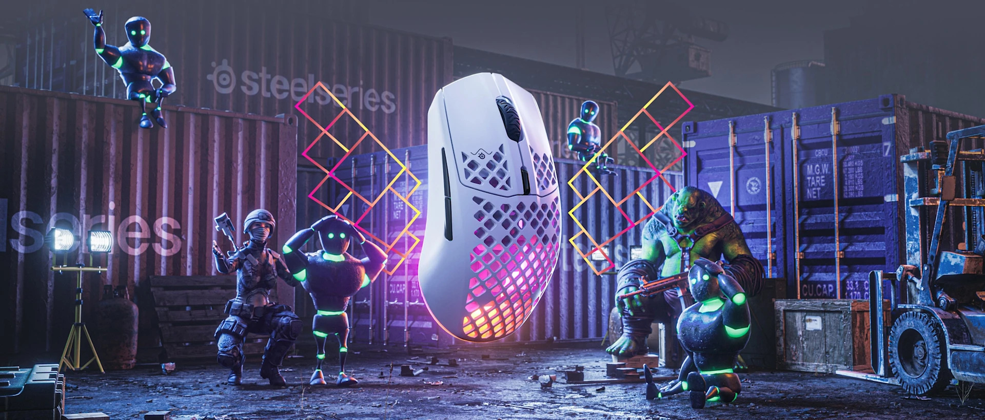 Mysz Aerox 3 Wireless 2022 unosi się w stoczni pełnej kontenerów z napisem "SteelSeries". Troll Lars i grupa robotów z bronią podziwiają lewitującą mysz.
