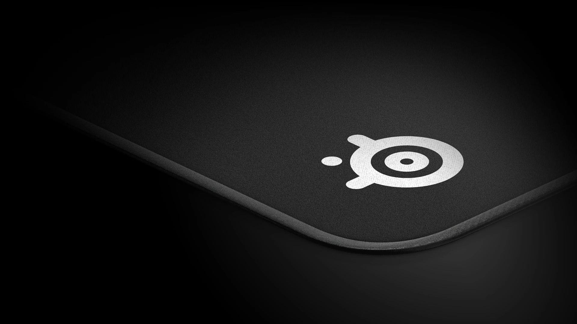 close look at the edge of qck edge mousepad