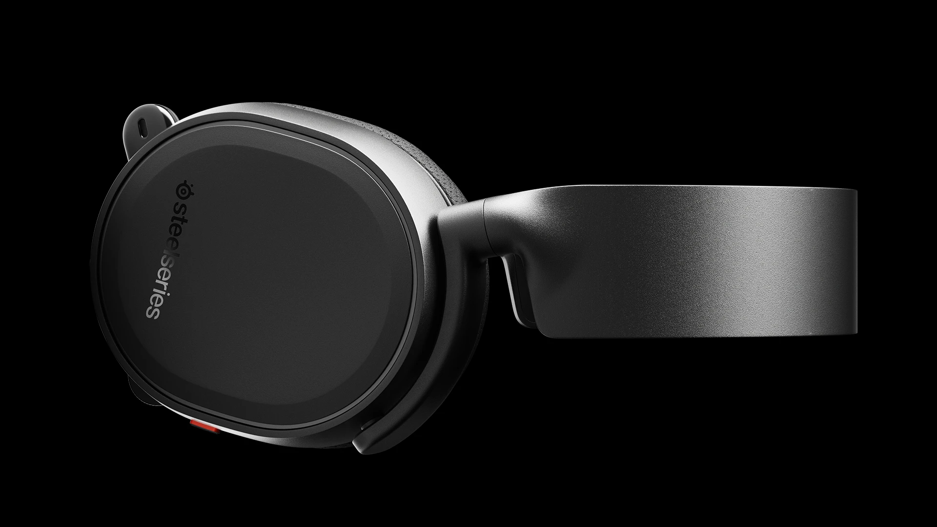close up image of Arctis 3 headset