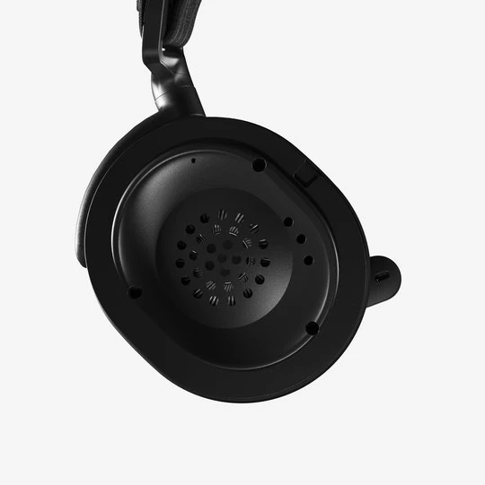 The Arctis earcups with one side removed to show interior