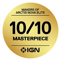 Zlatá plaketa IGN s nápisem „Makers of Arctis Nova Elite – 10/10 Masterpiece – IGN“ na kruhovém medailonu.
