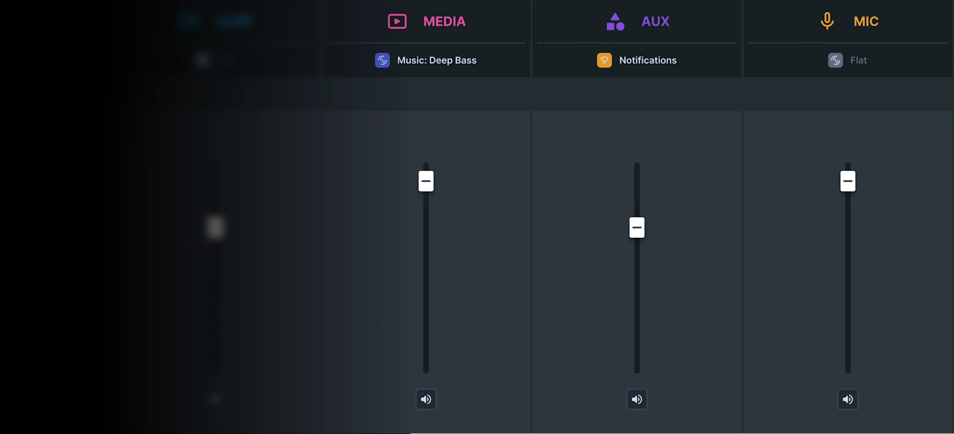 Detailní záběr mixéru SteelSeries SONAR s vertikálními posuvníky hlasitosti pro kanály chatu, médií, aux a mikrofonu na tmavém rozhraní.