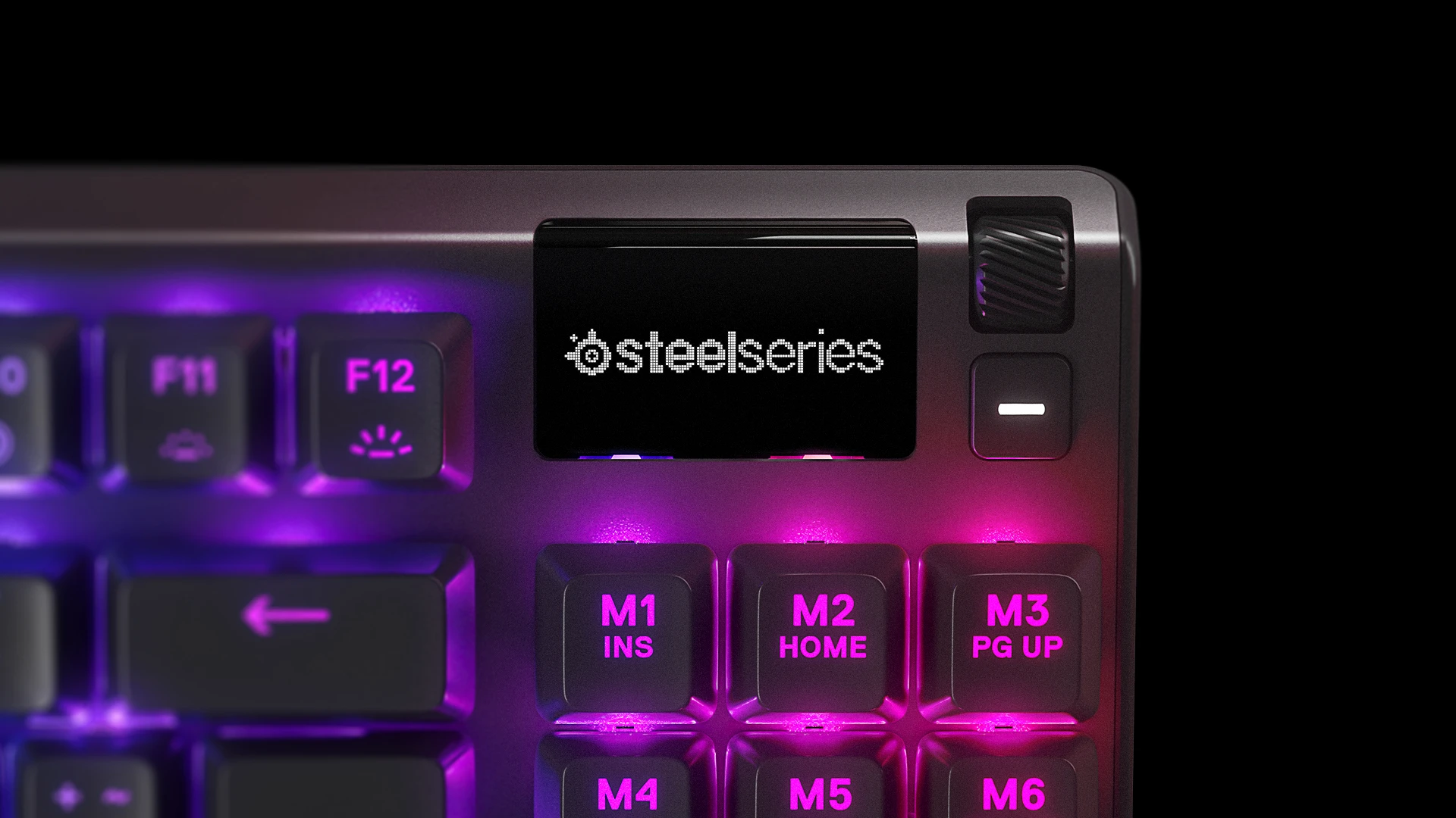 écran oled sur apex 7 tkl qui indique "steelseries"