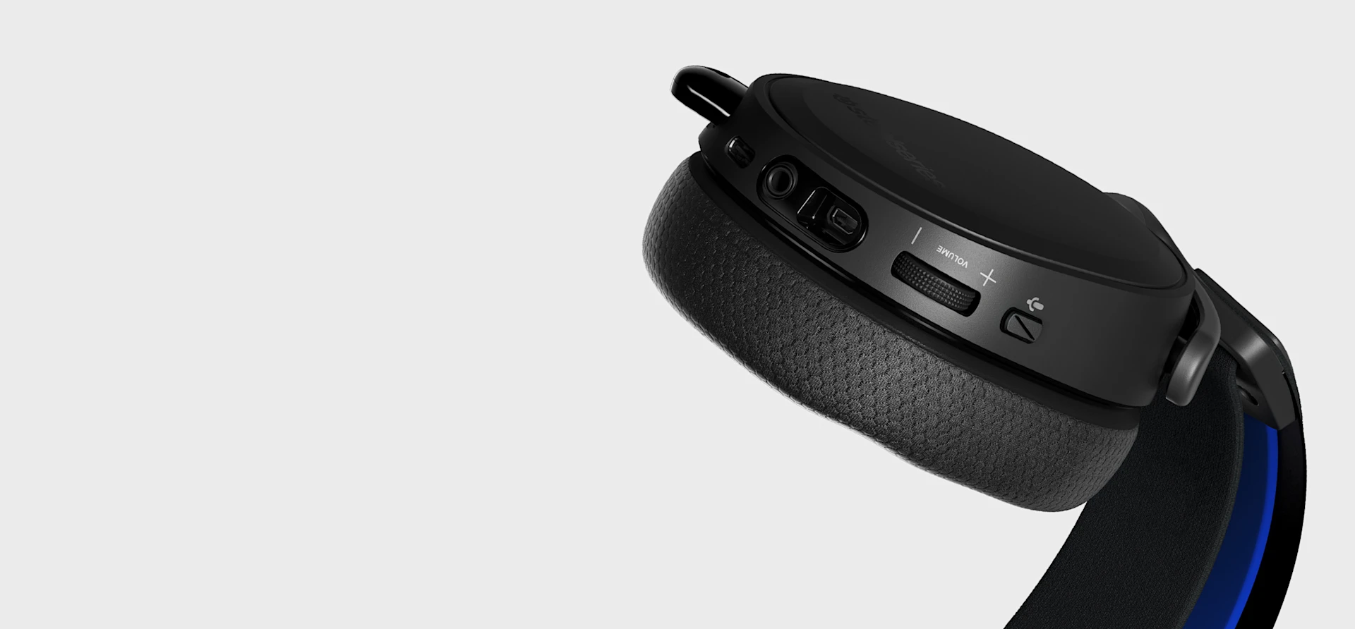Close up image of Arctis 7p+ HEADSET