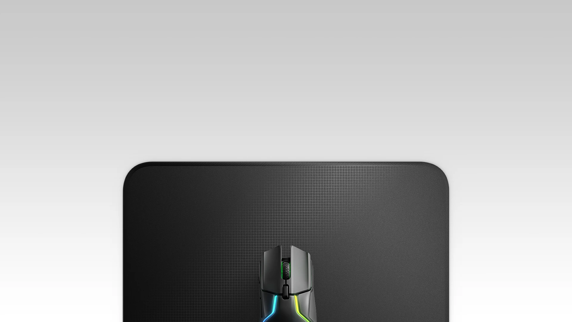 qck edge and mouse, with detailed fracture on mousepad.