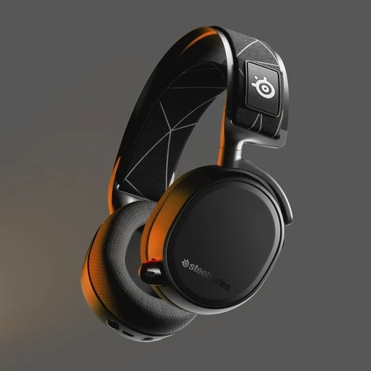 Arctis 9 headset with award for best gaming headset line.
