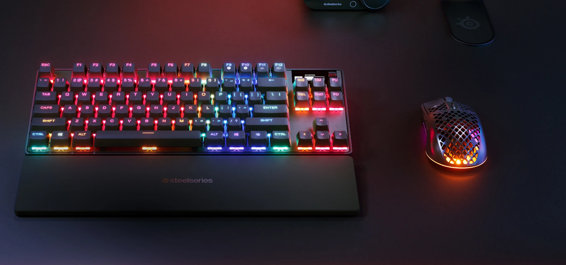 Clavier sans fil Apex Pro TKL illuminé avec des couleurs RGB