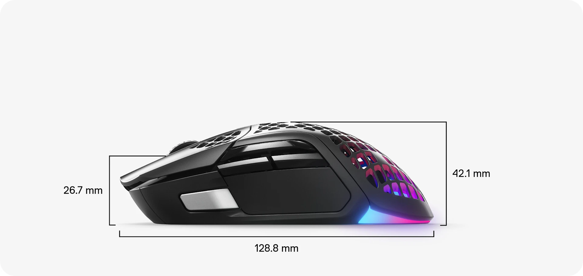 Zijaanzicht met afmetingen voor de Aerox 5 draadloze muis: 42,1 MM van palmsteun tot voet, 26,7 MM van scrollwiel tot voet en een totale lengte van 128,8 MM.