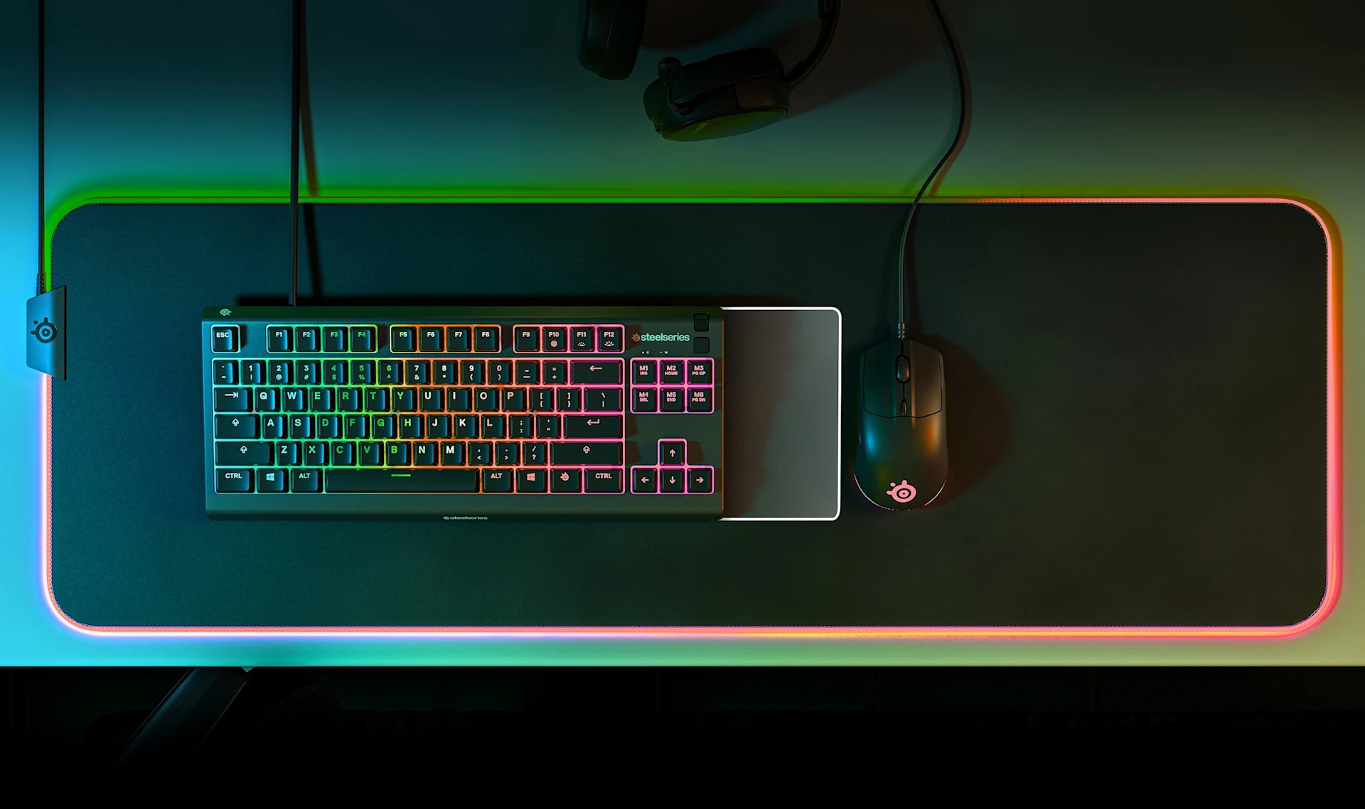 Apex 3 TKL erstrahlt in bunten Lichtern