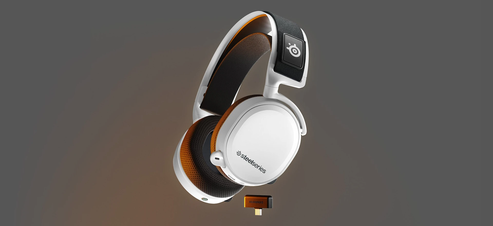 灰色背景上的 Arctis 7