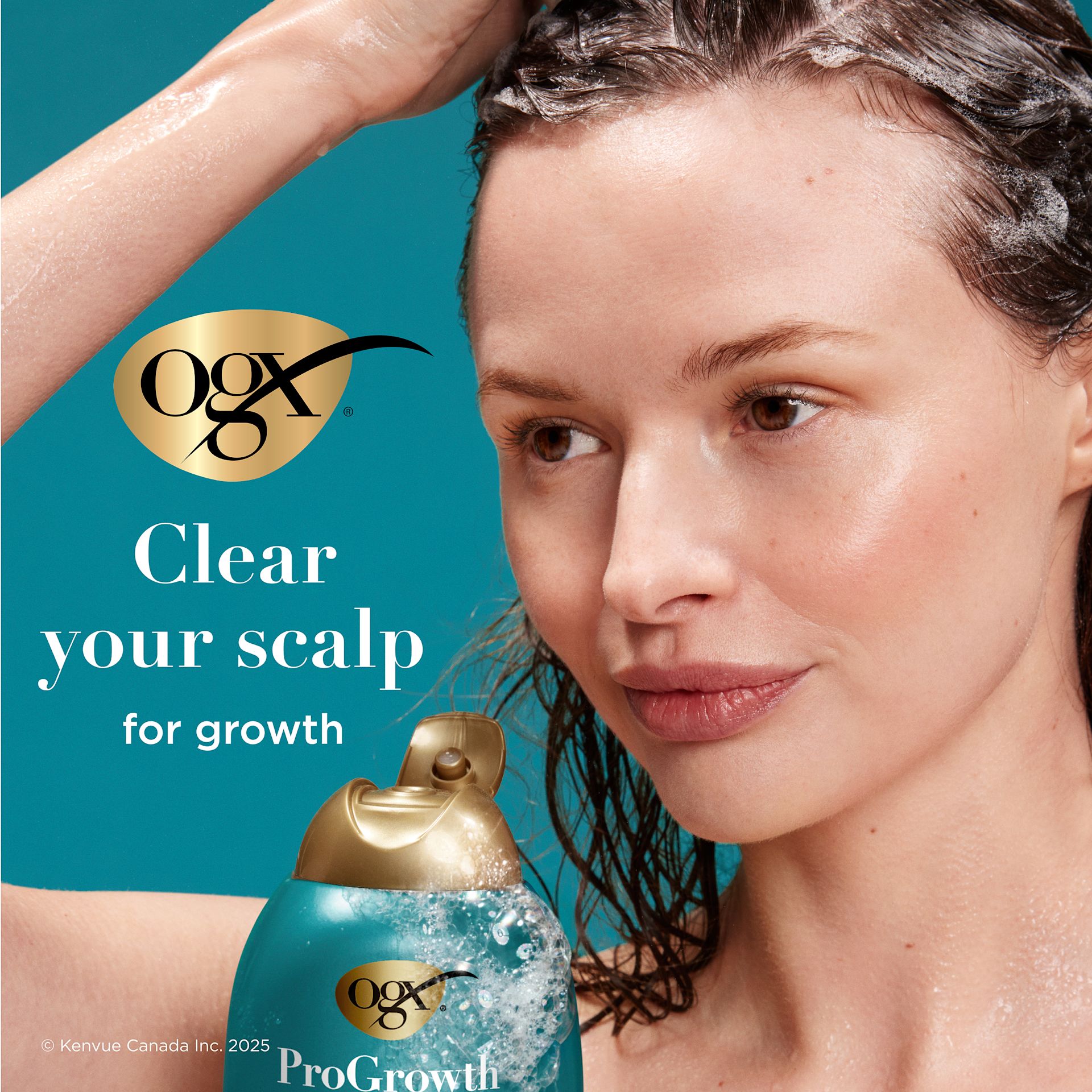 Image numérique améliorée du shampooing purifiant OGX® ProGrowth + Peptide, flacon de 385 ml.
