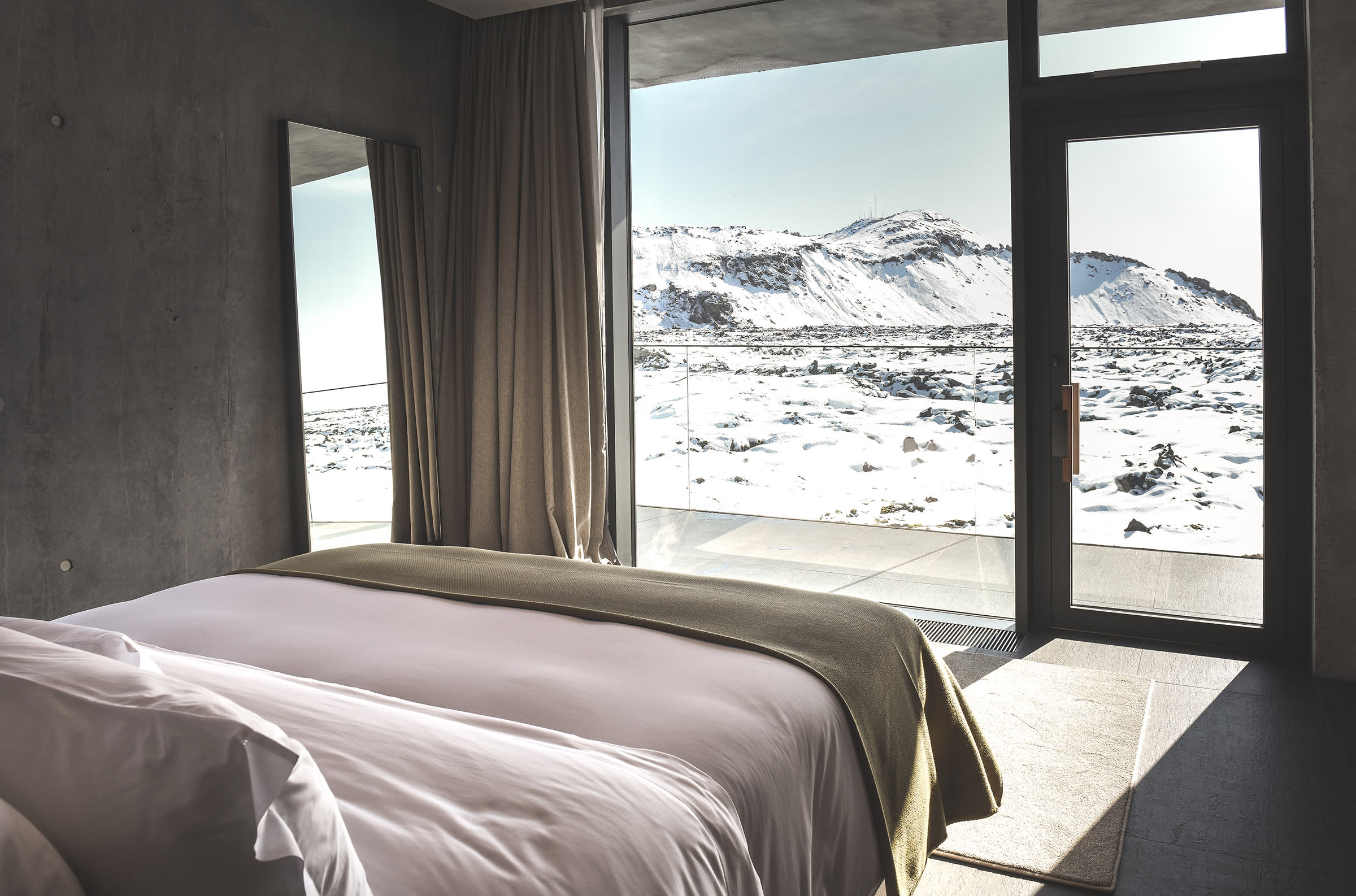 Retreat Hotel Suite Snow - Blue Lagoon Iceland