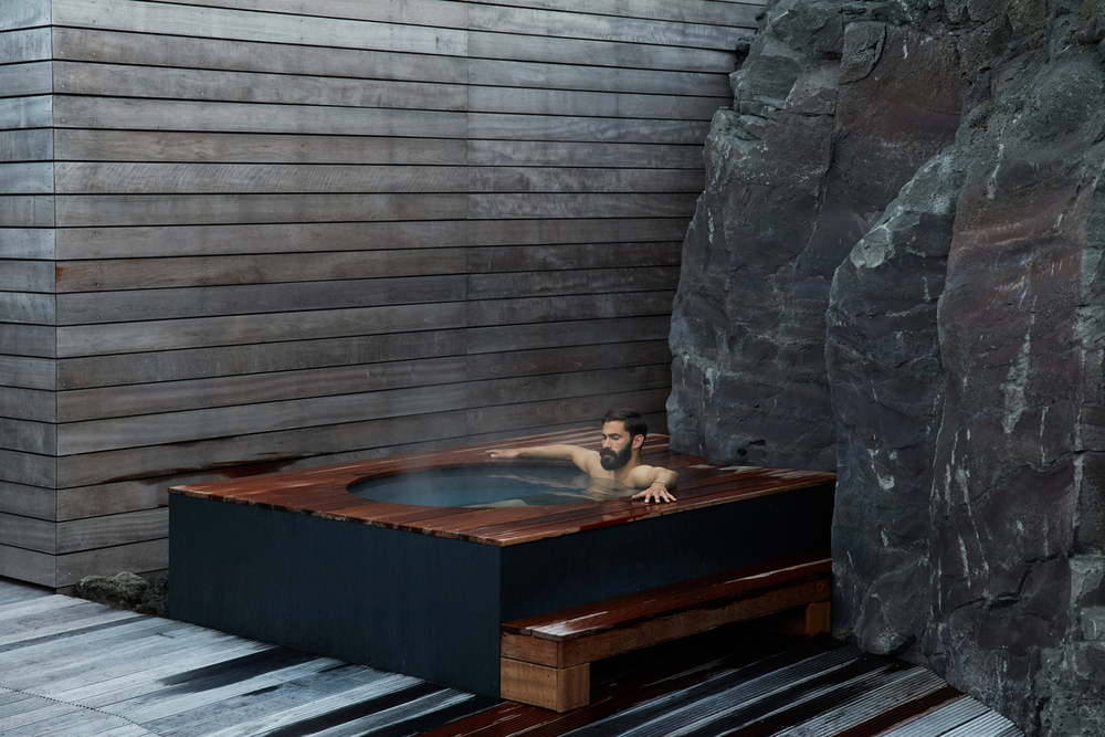 UNILAD Adventure - The ultimate hot tub 👌 🌎 Iceland 📸 Renee