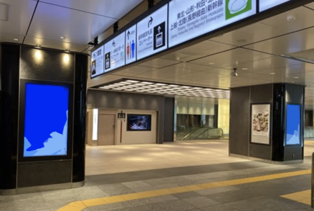 ＪＲ東京駅新幹線北乗換口デジタルサイネージ