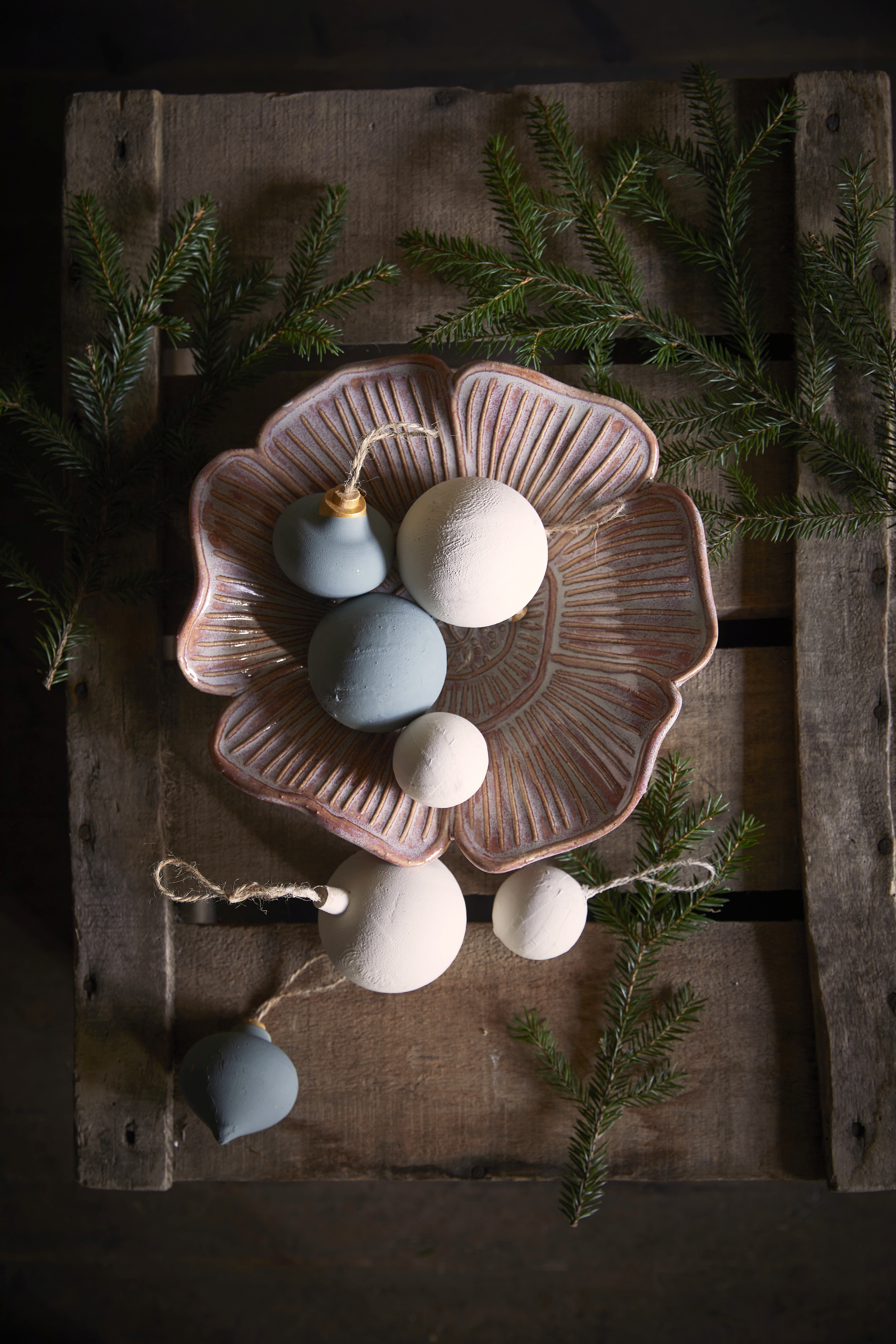 Mattapintaiset joulupallot