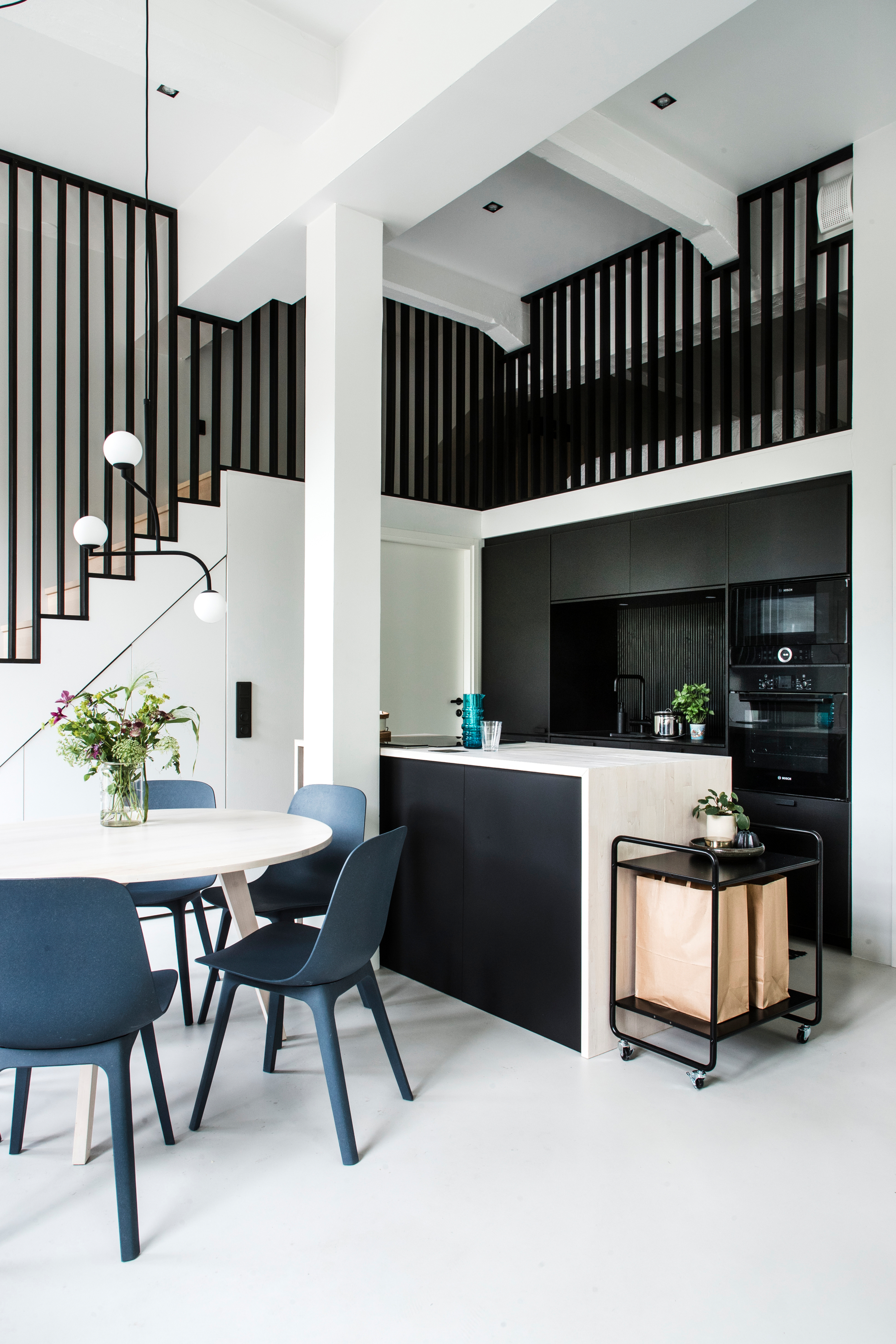 Loft-asunnossa on korkea katto