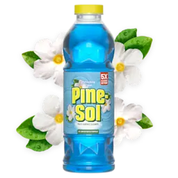 Botella de limpiador refrescante Pine-Sol con flores blancas de fondo.
