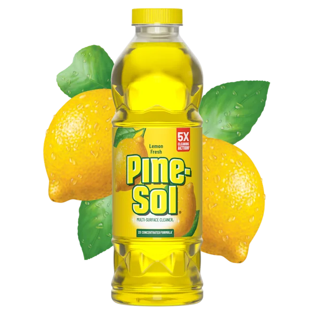 Botella de limpiador multisuperficies Pine-Sol Lemon Fresh, limones en el fondo.