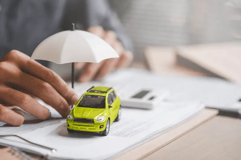 car-insurance-keys-calculator-contract-savings