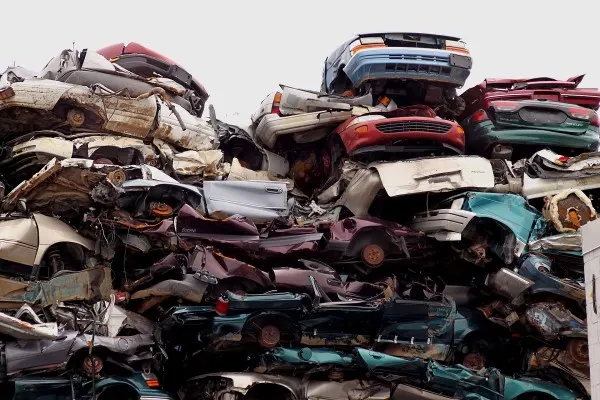 cars-in-junk-yard