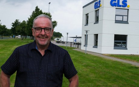 Bjarne foran GLS-domicilet i Kolding