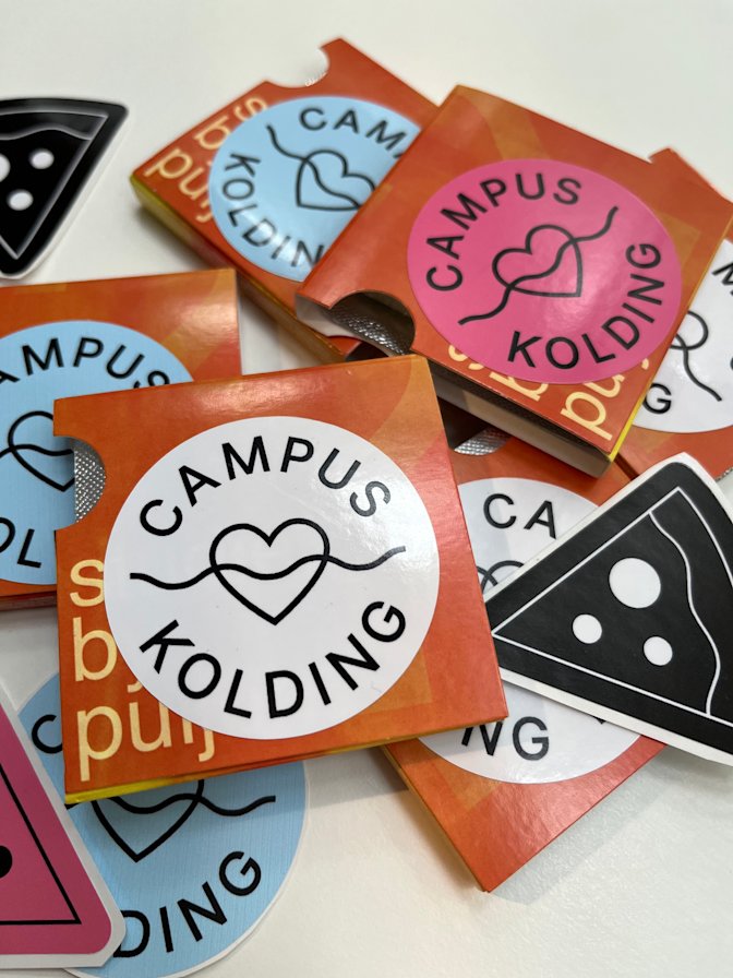 Campus Koldings logo på tyggegummiæsker