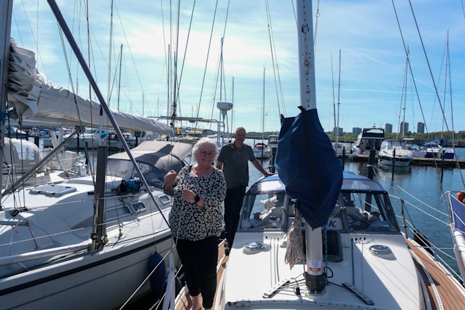 Kirsten og Jens Kristian på deres båd i Kolding Havn