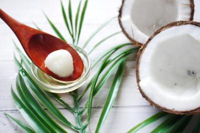 The Power of Coconut Oil: 10 Amazing Health Benefits