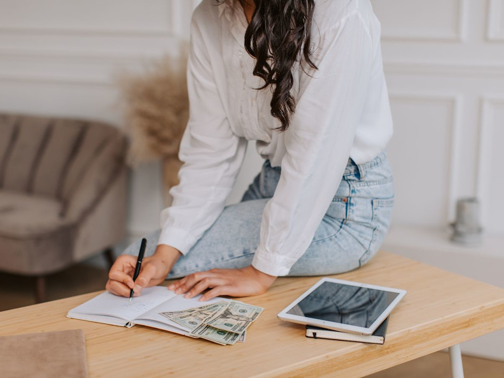 Common Financial Mistakes to Avoid in Your 20s and How to Fix Them